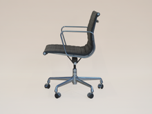 Eames Aluminium Group Chair