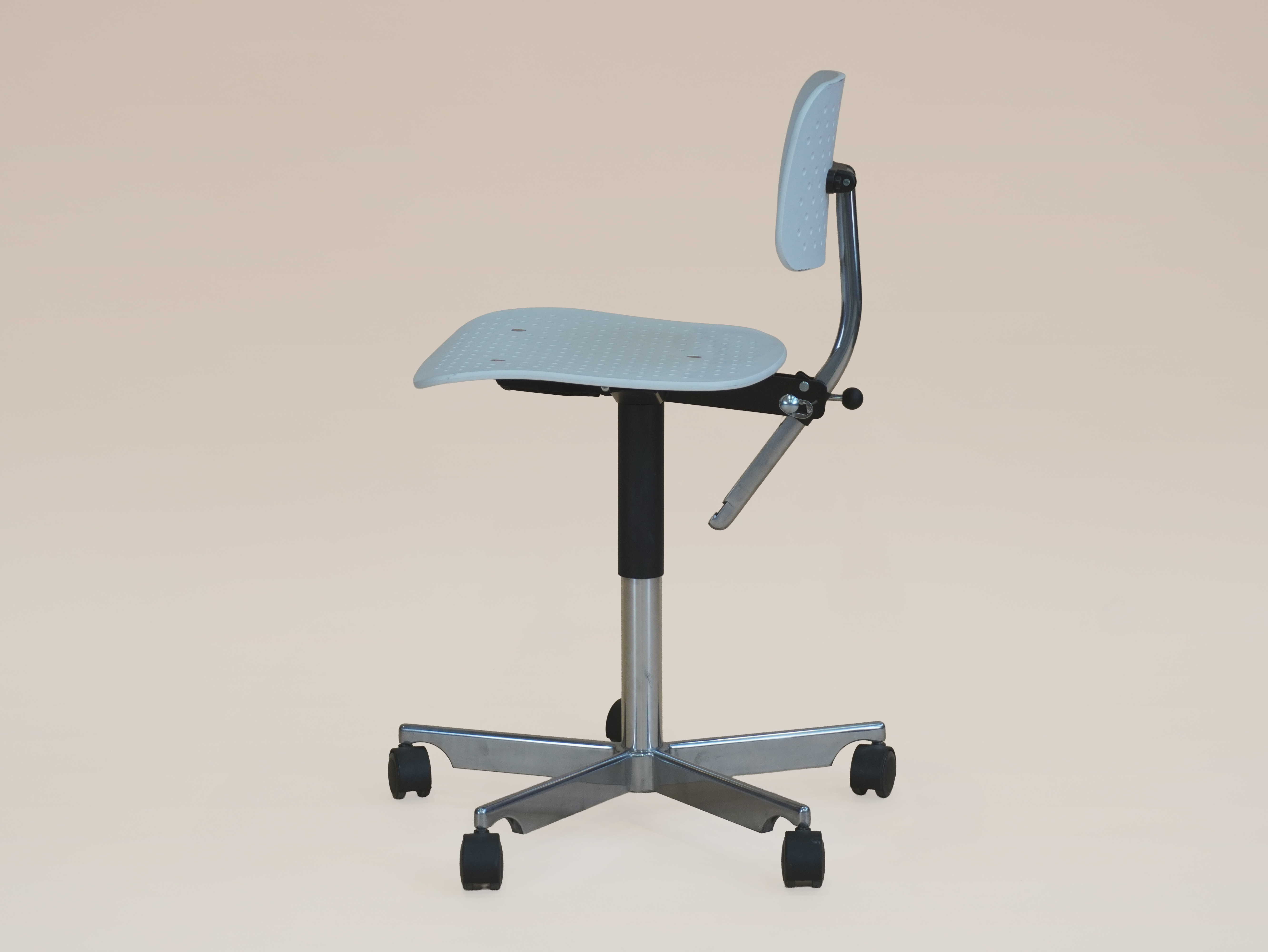Kevi Air Chair