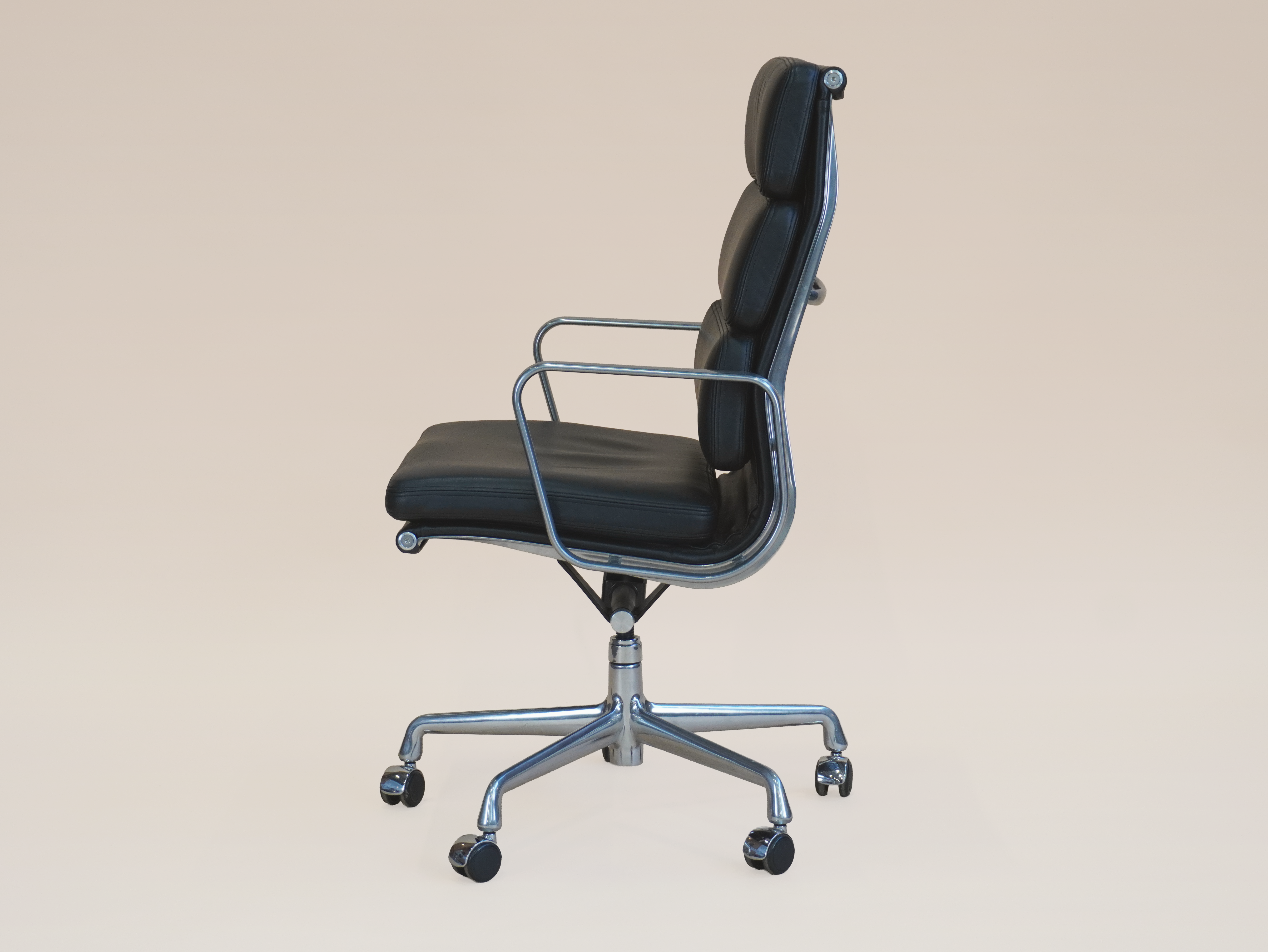 Eames Soft Pad High Back